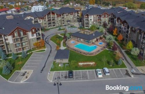 Apartamento com piscina em Invermere.