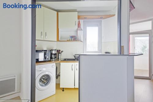 Apartamento pequeño con internet y vistas.