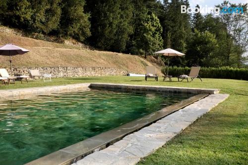 Aconchegante apartamento. Terraço e piscina