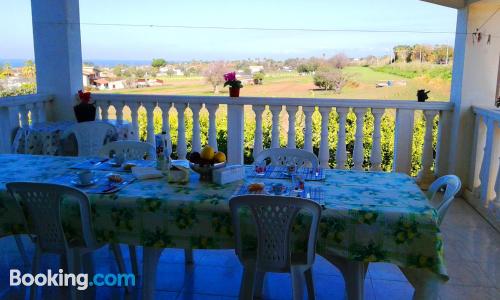 Confortable appartement à Ricadi. Pour les groupes