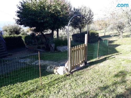 Appartement met twee slaapkamers in Civitella Del Lago. Geschikt voor honden.