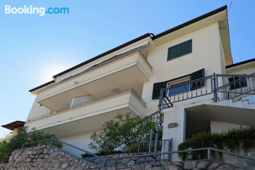 Apartamento para parejas con terraza.