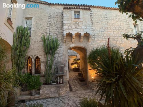 La Colle-sur-Loup per voi! Con terrazza!