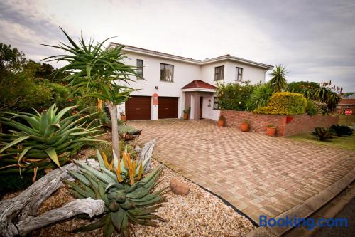 Espaçoso apartamento em Stilbaai. Terraço!.