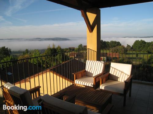 Pequeno apartamento para 2 pessoas. Terraço e piscina