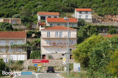 Zentrale wohnung. In Trpanj.