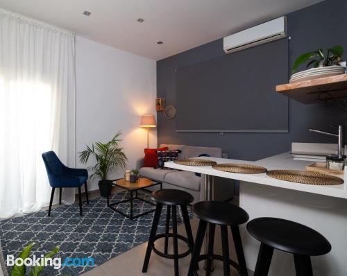 Apartamento de 32m2 em Tel Aviv. Com berço