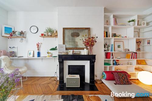 Ample appartement avec deux chambres. Paris à vos pieds.