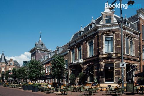 Klein Wohnung in Haarlem. Mit Kinderbett