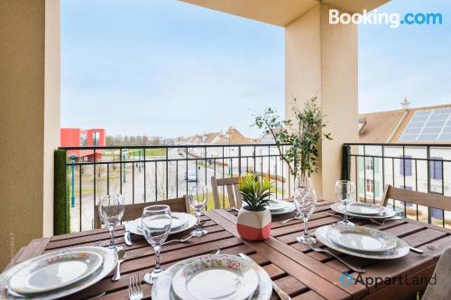 Terrace and wifi home in Bailly-Romainvilliers. Ideal for groups