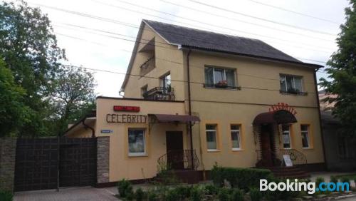 Prático apartamento em Kamianets-Podilskyi. Ideal 2 pessoas!