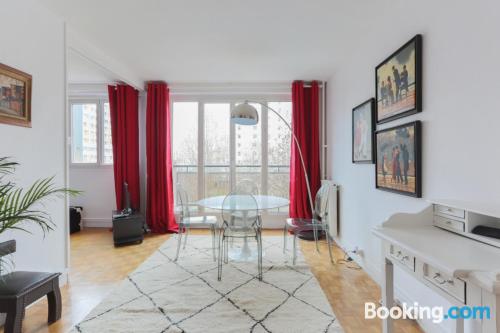 Grosso apartamento em Paris. Ideal!.