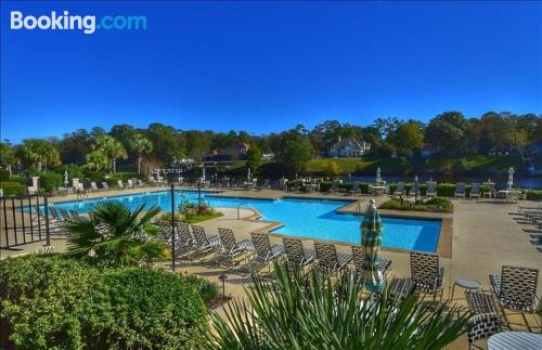 Apartamento de tres habitaciones en Myrtle Beach con internet.