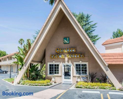 Apartamento com piscina e ar em Thousand Oaks