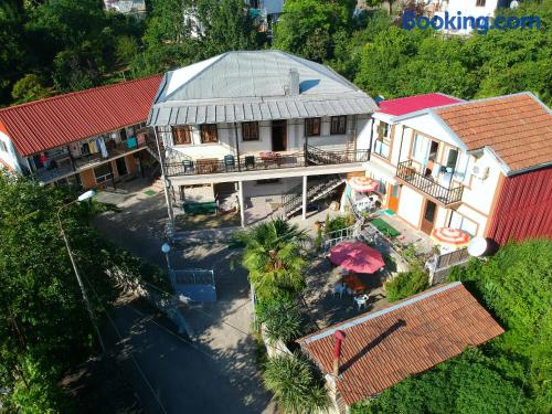 Appartement avec terrasse. À Makhinjauri