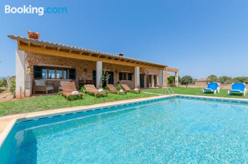 Appartement avec piscine à Sencelles.