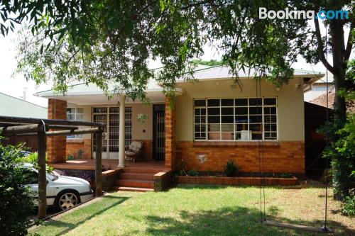 Ferienwohnung mit Internet und Terrasse. In Johannesburg