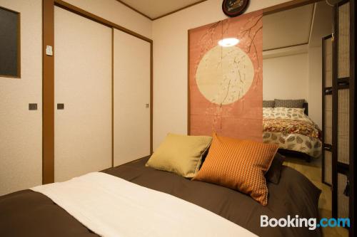 Apartamento de un dormitório em Osaka. Ideal para grupos!