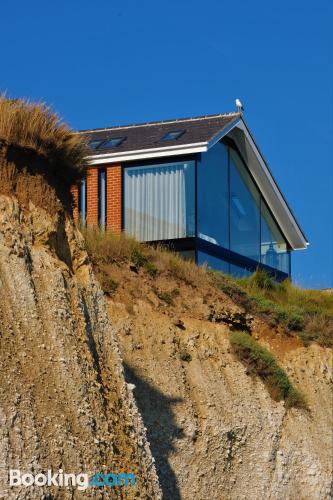 Apartamento com Internet. Com terraço!