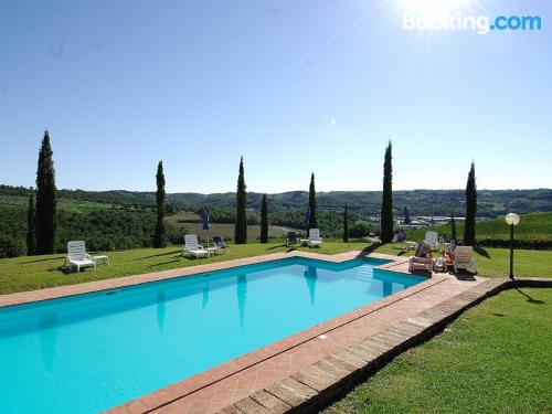 Appartement avec piscine. À Badia a Passignano.