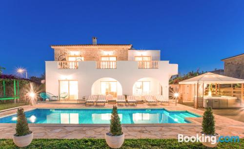 Appartement avec piscine. Terrasse!