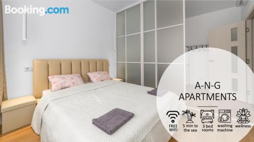 Apartamento con internet. Ideal para cinco o más.