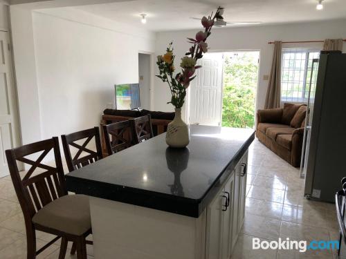 Appartement de 2 chambres à Montego Bay, idéal pour 5 personnes ou plus