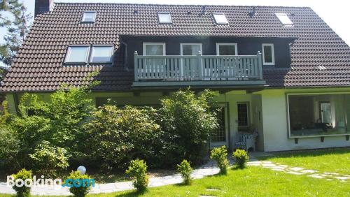 Ferienwohnung mit balkon, ideal für zwei personen.