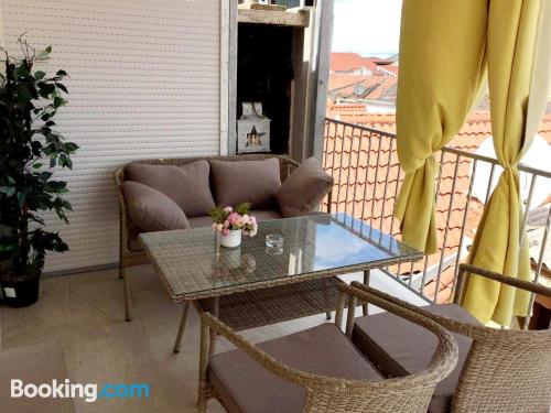 Apartamento de 2 dormitórios em Vodice. Ar condicionado!