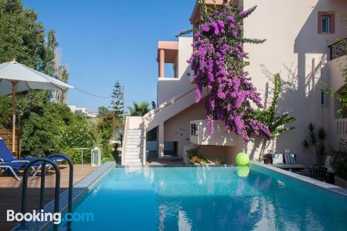 Appartement avec terrasse dans le centre de Maleme