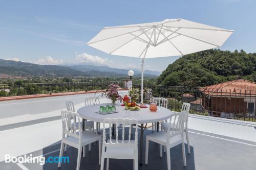 Appartement en bonne position. Avec terrasse!