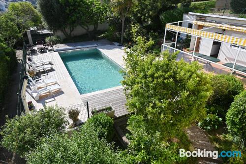 Apartment for 2 in La Seyne-sur-Mer with pool and terrace.