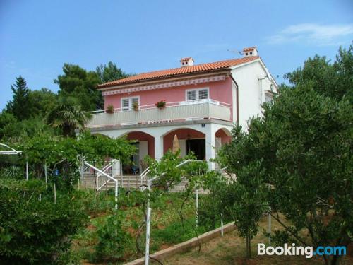 Appartement avec terrasse. À Punat