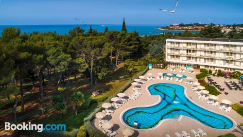 Appartement avec terrasse. Novigrad Istria est votre