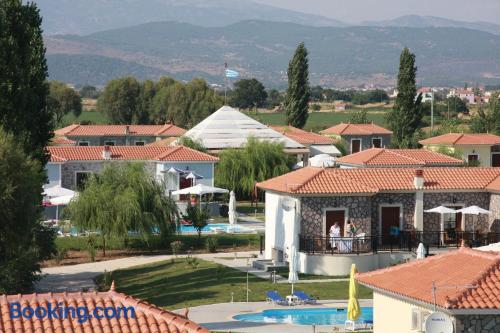 Apartment with terrace. Enjoy your swimming pool in Skala Kallonis!