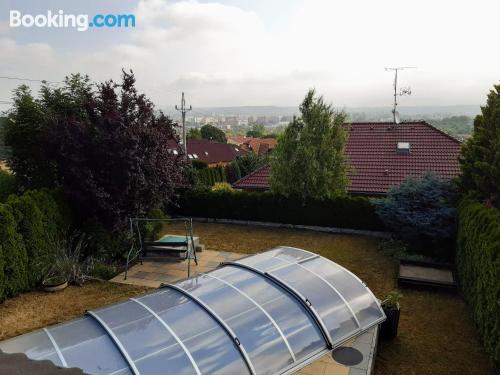 Apt mit pool und Terrasse. In Znojmo