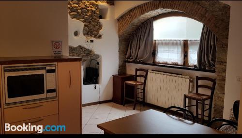 Amplo apartamento em Alzano Lombardo, ideal para 2 pessoas.