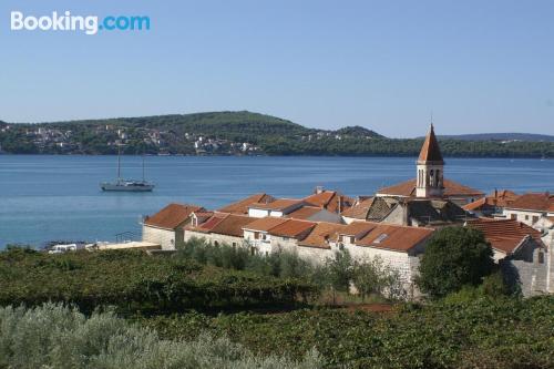 Appartamento con terrazza, a Trogir.