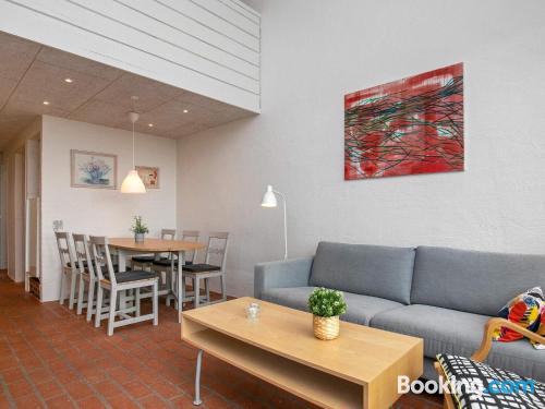 Apartamento con vistas y wifi en Brovst. Perfecto para familias.