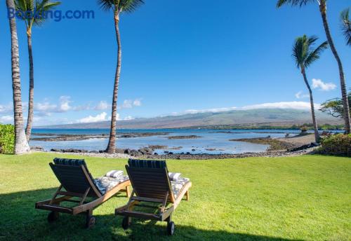 Enjoy in Waikoloa with wifi.