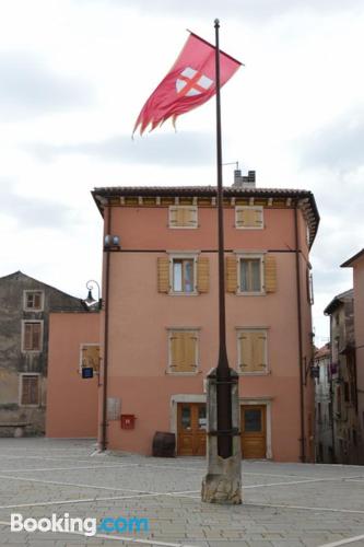 Confortevole appartamento in posizione centrale. Buje a portata di mano!