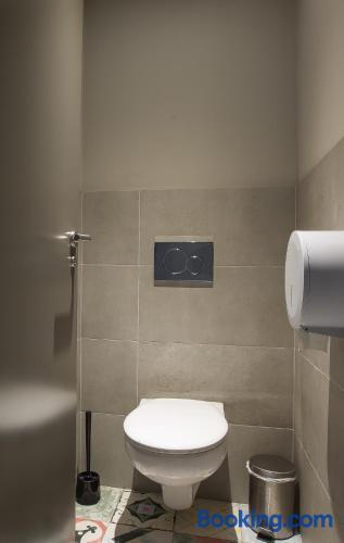Posto Letto in Dormitorio Misto con 6 Letti
