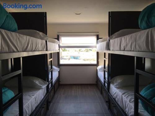 Posto Letto in Dormitorio Misto con 8 Letti