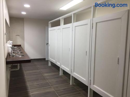 Posto Letto in Dormitorio Misto con 8 Letti