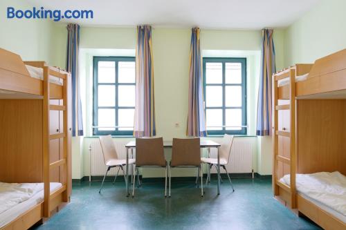 Litera en habitación compartida para hombres con baño compartido - 4-6 camas