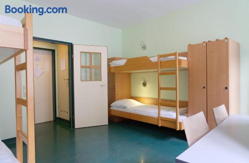 Litera en habitación compartida para hombres con baño compartido - 4-6 camas