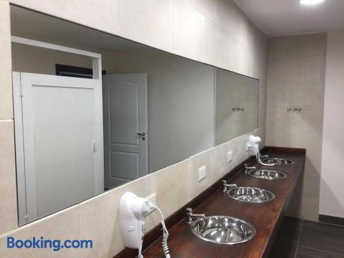 Posto Letto in Dormitorio Misto con 8 Letti
