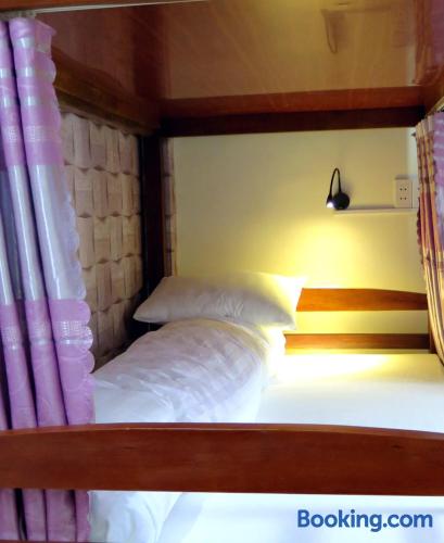Posto Letto in Dormitorio Misto con 8 Letti