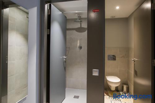 Posto Letto in Dormitorio Misto con 6 Letti