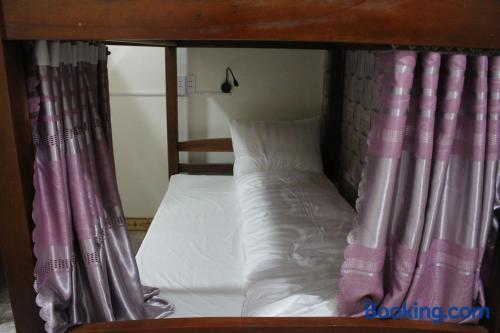 Posto Letto in Dormitorio Misto con 8 Letti